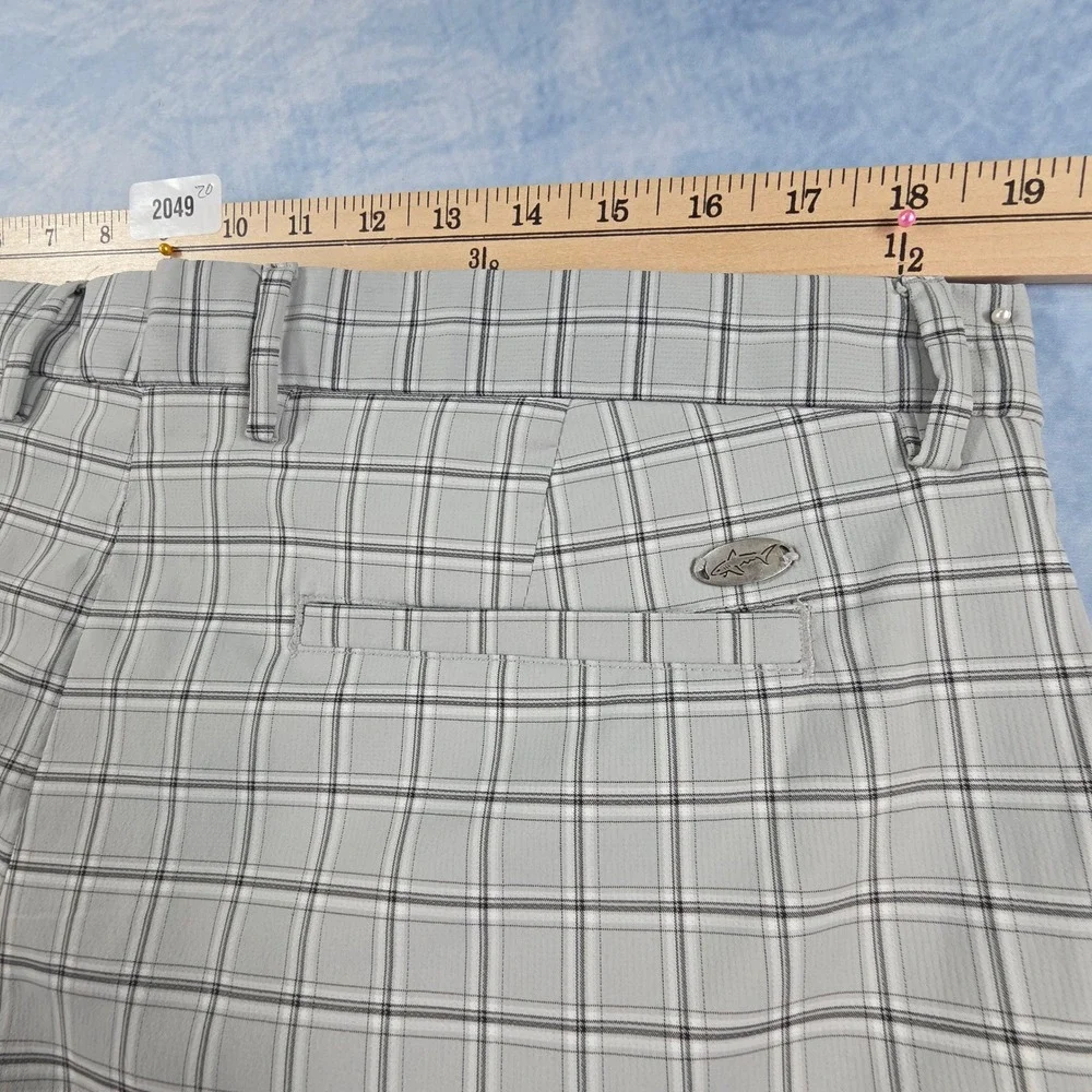 Greg Norman Mens Grey Plaid Golf Shorts Size 36 Performance‎ Stretch Shark Logo